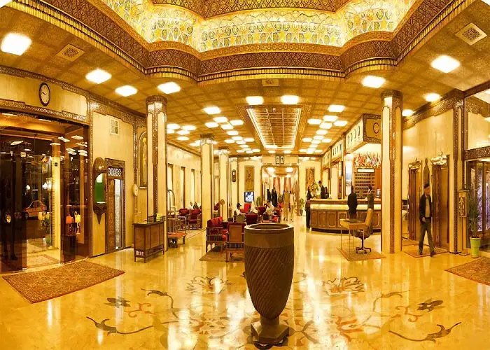 معماری هتل عباسی اصفهان