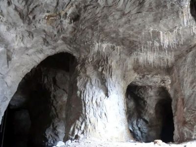 غار نمکی گرمسار