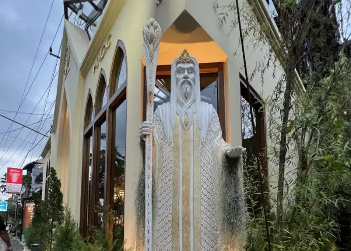 رستوران جادویی merlin's در بالی