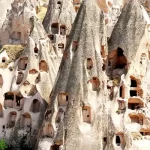 جاذبه های شهر کاپادوکیا ترکیه-خانه های دست ­‌کند و غارمانند کاپادوکیه (Cappadocia Cave Dwellings)