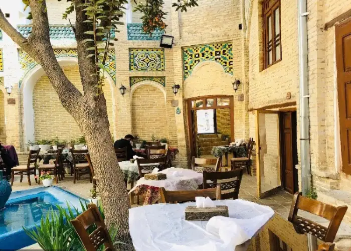 رستوران بامگاه عمارت