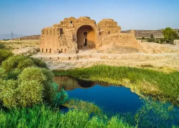 کاخ اردشیر بابکان یا آتشکده فیروز آباد