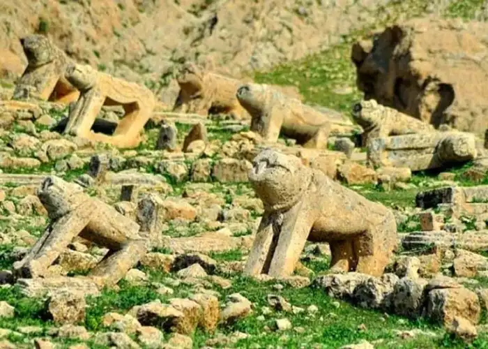 شیرهای سنگی