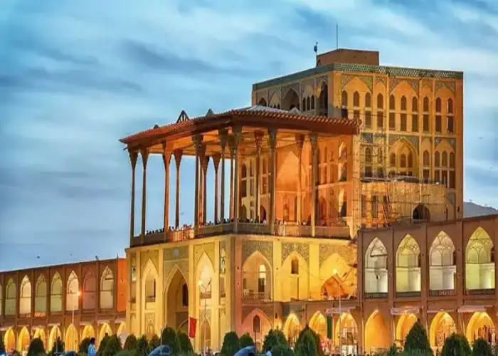 جاهای دیدنی اصفهان-عمارت عالی قاپو