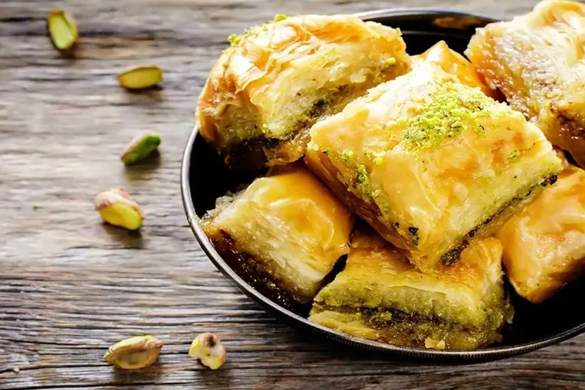خرید حضوری و آنلاین باقلوا از سایت باکلاواچی