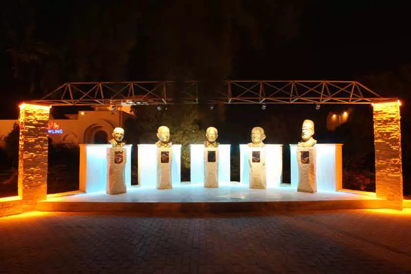 گذر هنرمندان درکیش