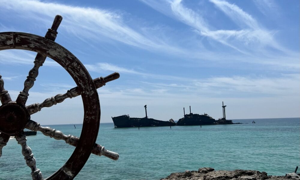 راهنمای کامل سفر زمینی به کیش - مسیرها و سامانه خرید بلیط شناور و لندیگراف