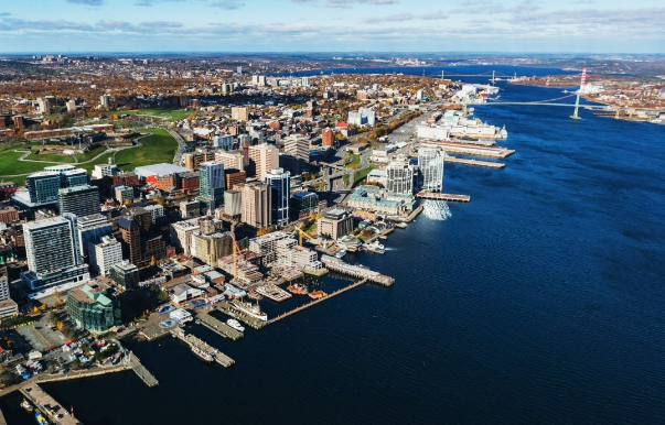 کم هزینه ترین شهرهای کانادا برای زندگی و کار ایرانیان در ۲۰۲۵