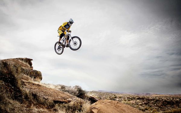 راهنمای کامل انتخاب بهترین دوچرخه کوهستانی | معرفی برندها و مدلهای برتر ۲۰۲۵ دوچرخه در کوهستان