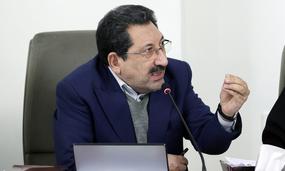 واگذاری خودروسازان در پیچ ابهام ؛ وزیر صمت: واگذاری در جریان است