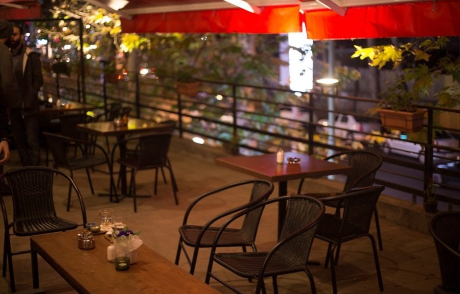 بهترین کافه های با فضای باز در رشت