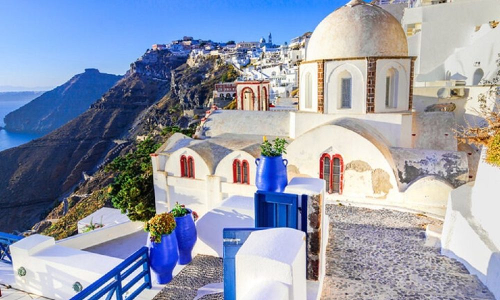 گشت‌وگذار در سانتورینی