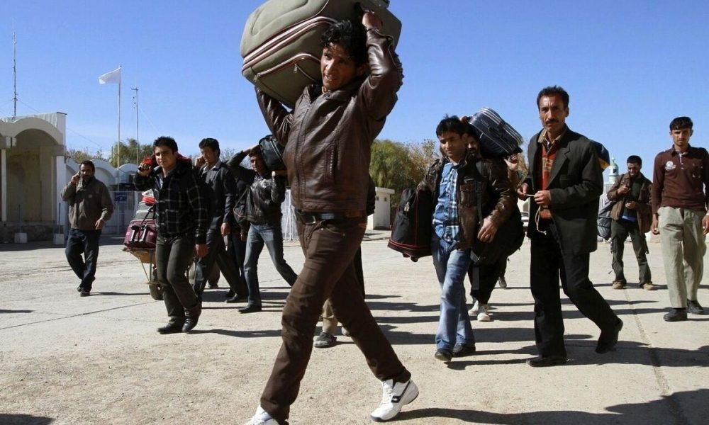 اخراج کارگران افغان؛ هزینههای پنهان برای قطعهسازان خودرو