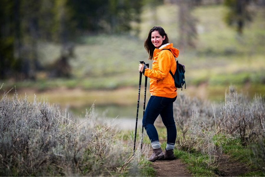 راهنمای انتخاب لباس کوهنوردی زنانه