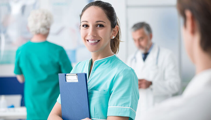 مهاجرت پرستاران از طریق برنامه های استانی کانادا