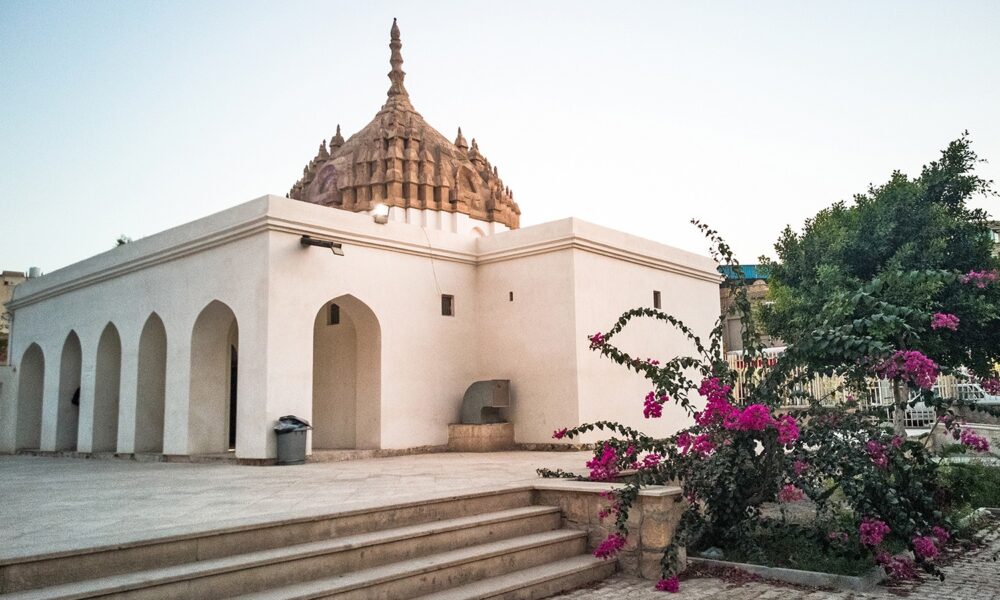 از آبگرم گنو تا آب انبارهای برکه باران | جاذبه هایی که حداقل باید یک بار به آنجا سفر کرد