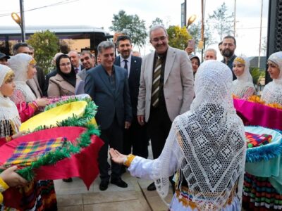 سفر هیئت تجاری ترکیه به روستای جهانی چادرشب قاسم آباد