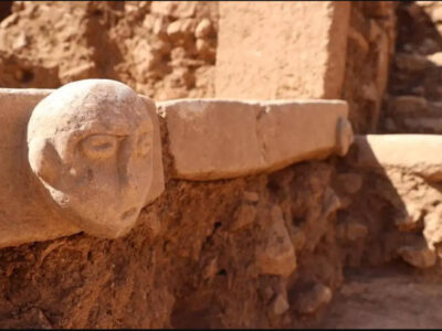 کشف نقش‌برجسته‌های چهره انسانی ۱۰ هزار ساله در «سفرتپه» ترکیه