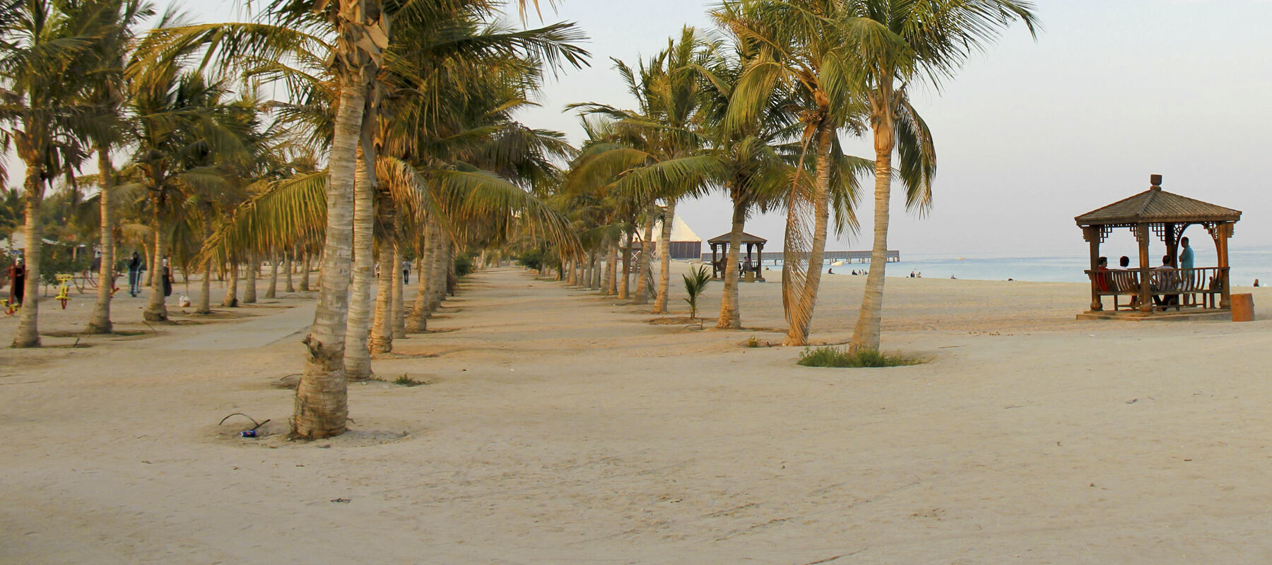 بهترین سواحل کیش؛ نظر مسافران و امکانات سواحل ساحل نارگیل کیش