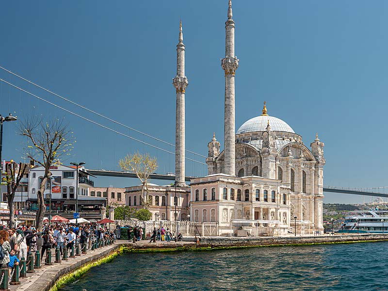 راهنمای سفر به استانبول بدون هزینه های سنگین مسجد بایزید