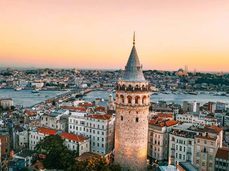 راهنمای سفر به استانبول بدون هزینه های سنگین قلعه گالاتا