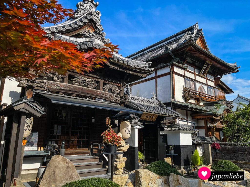 انواع هتل های ژاپن: از خوابیدن در معبد تا کپسولهای فضایی! شوکوبو (اقامتگاه معبدی ژاپن)