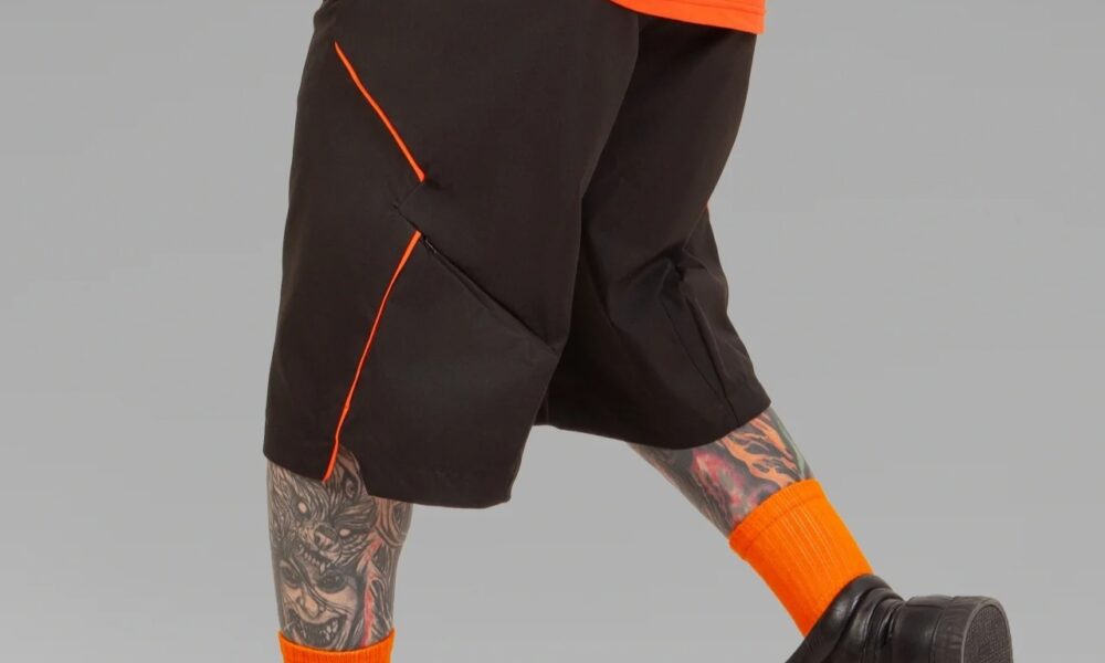 راهنمای خرید شلوارک مردانه جیب دار برای استایل تک‌ویر (Techwear)