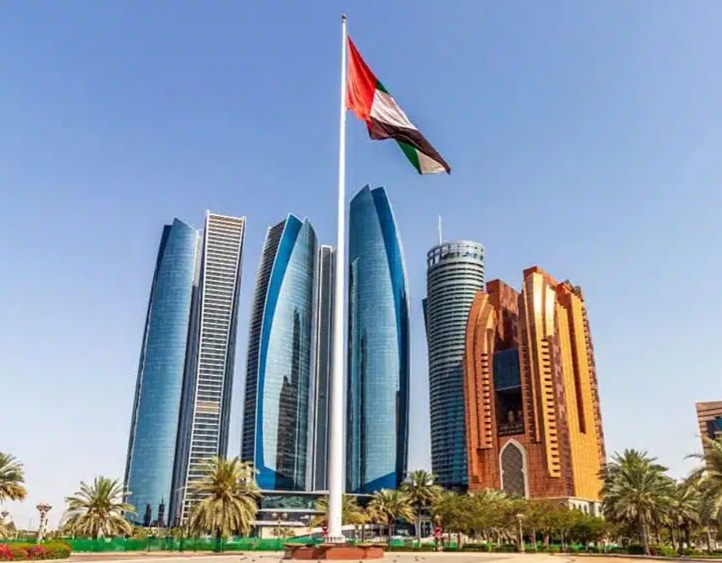 مهندسیِ سرعت؛ چطور یونیتکس رویال بن‌بست‌های مهاجرتی را می‌شکند؟