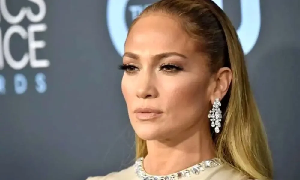 تصویر جدید از گردش جنیفر لوپز با پسرش+ عکس