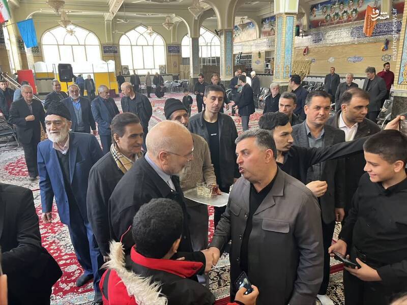 حضور قالیباف در یک مراسم ختم همراه با پدرش