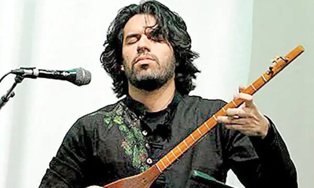 خبر جنجالی موسیقی ایران / خواننده مطرح ایرانی پس از ورود به ایران بازداشت شد