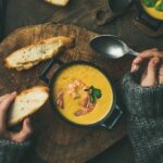 راهنمای تغذیه زمستانی؛ توصیه‌های طب ایرانی برای مزاج‌های سرد و گرم_697fade9f1a40.jpeg