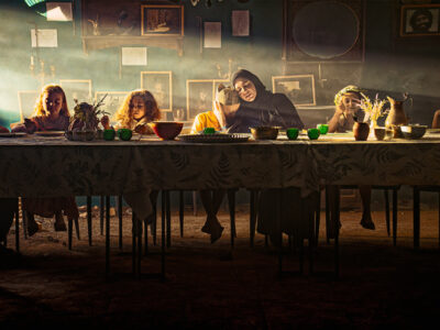 نخستین عکس از «سرزمین فرشته‌ها» در آستانه جشنواره فجر/ این جهان ما نیست!