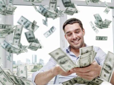 پولدارترین فرد جهان چقدر درآمد دارد و چند دلار پول دارد؟