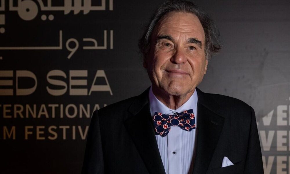 الیور استون: آمریکا با جنگ ایران اشتباه ویتنام را تکرار می‌کند