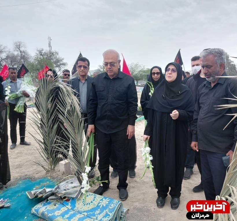 سخنگوی دولت بر سر مزار شهدای مدرسه میناب سخنگوی دولت بر سر مزار شهدای مدرسه میناب