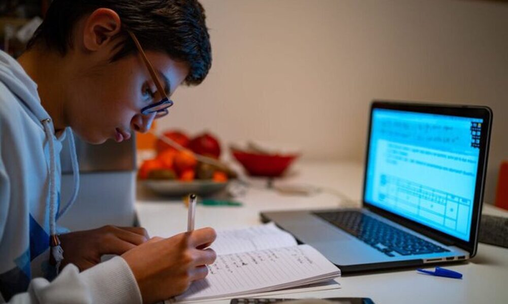 فعالیت مجدد «مدرسه تلویزیونی» + جزئیات برنامه‌های آموزشی