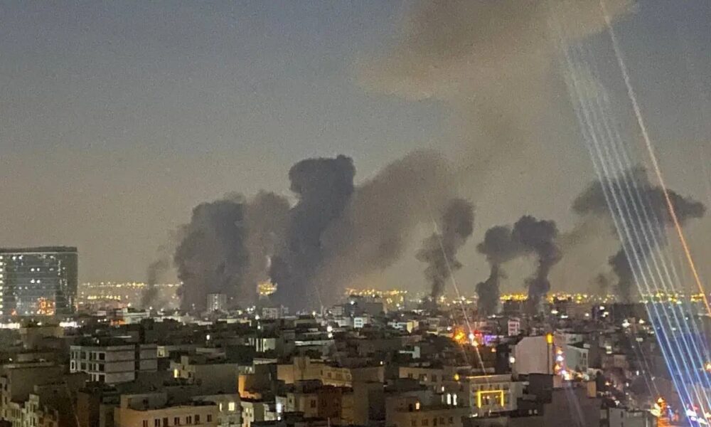 گودال اتوبان سعیدی تهران در اثر حمله آمریکا و اسرائیل + عکس