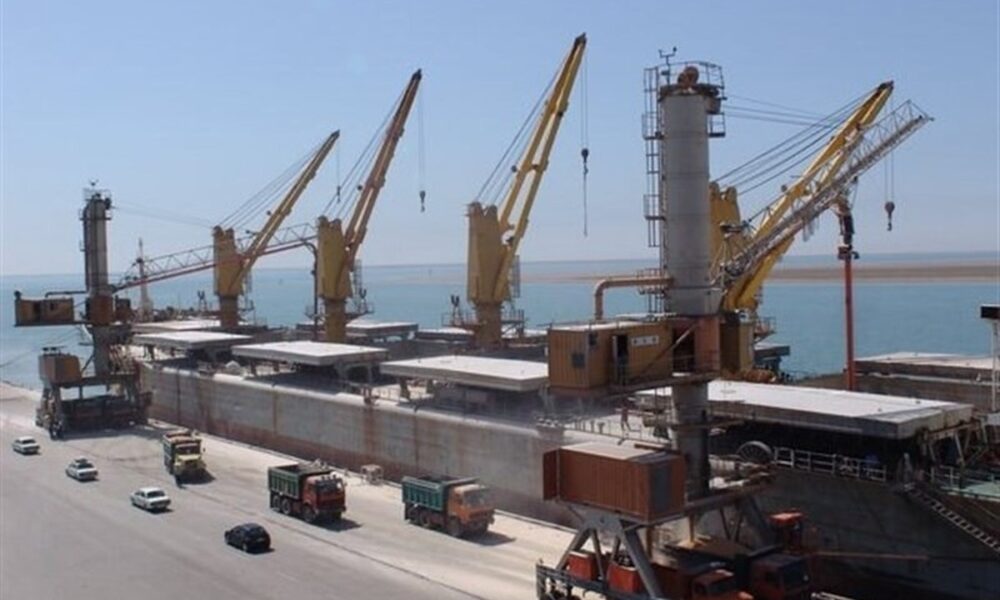 ۵۰ هزار تن کالای اساسی ترخیص شد