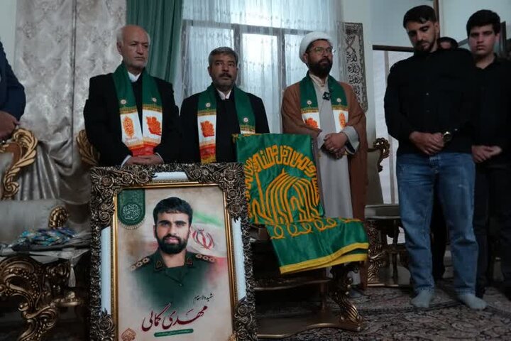 اجتماع امشب خرم‌آبادی‌ها متبرک به پرچم حرم امام رضا(ع) شد