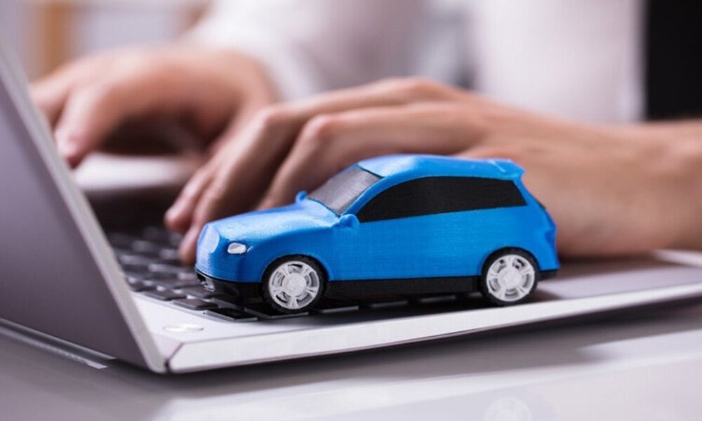 اختلاف فاحش میان قیمت‌های رسمی و آگهی‌های اینترنتی خودرو / مراقب کلاهبردارها باشید