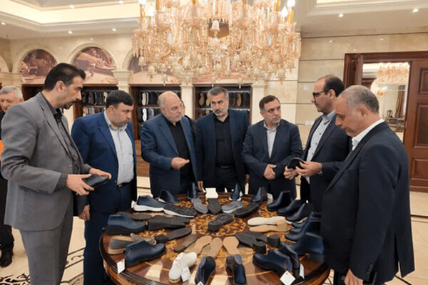 اشتغال مستقیم بیش از ۳۰ هزار نفر در زنجیره صنعت کفش تبریز