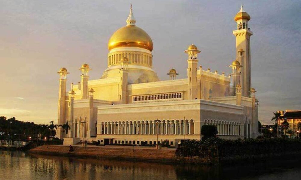 بزرگ‌ترین قصر مسکونی جهان متعلق به چه کسی است؟+ عکس