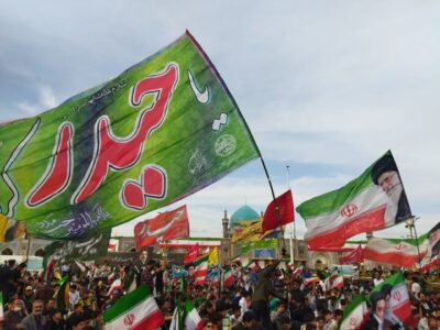 تجدید بیعت ۴۰ هزار نفری نوجوانان با امام زمان(عج) در حرم رضوی