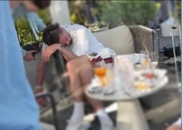 حال خراب بازیکن لیگ برتری پس از خوشگذرانی عجیب! + عکس ۱۸+