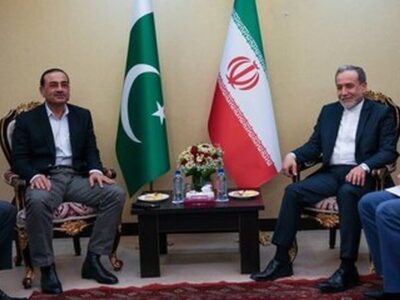 دیدار فرمانده ارتش پاکستان با عراقچی در تهران