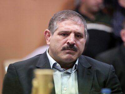 عباس جدیدی کلاشینکف بدست در ایست بازرسی+ عکس