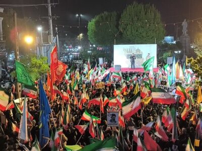 مداحی خادم حرم مطهر رضوی در اجتماع شبانه مردم کرمانشاه