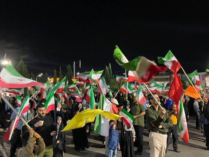 مردم خرمدشت برای پنجاه و پنجمین شب متوالی به خیابان آمدند