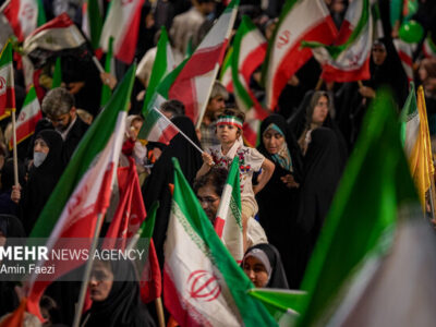 نبض گلپایگان شب‌ها در میدان می‌زند